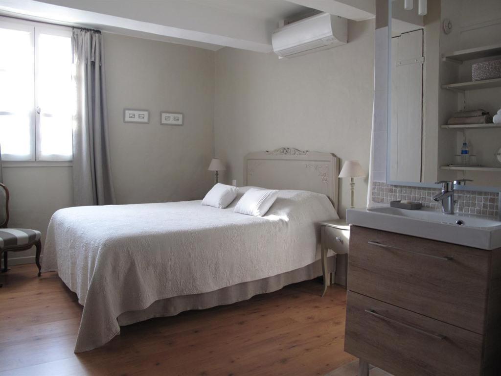 Le Mas De L'Olivier Hotel Loriol-du-Comtat Luaran gambar