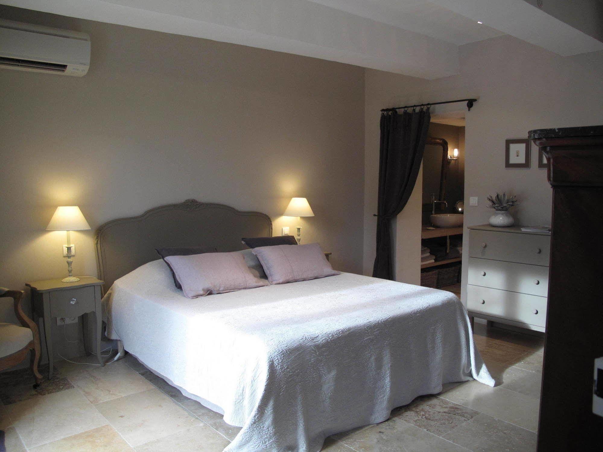 Le Mas De L'Olivier Hotel Loriol-du-Comtat Luaran gambar