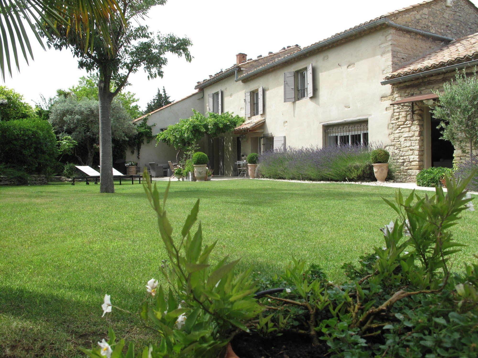 Le Mas De L'Olivier Hotel Loriol-du-Comtat Luaran gambar